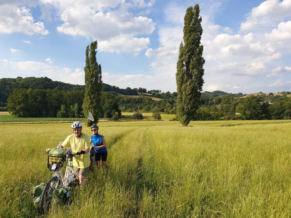 Rad fahren in der Natur, positive Wirkung auf mentale Gesundheit
